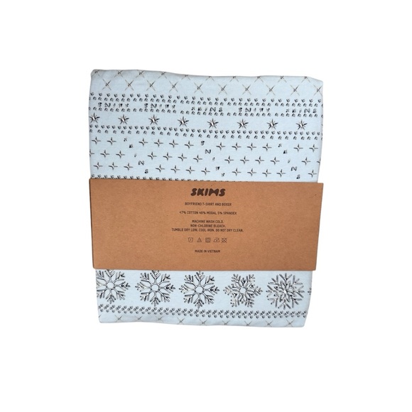 SKIMS Boyfriend T-Shirt And Boxer Set | Glacier Fair Isle - Picture 2 of 3